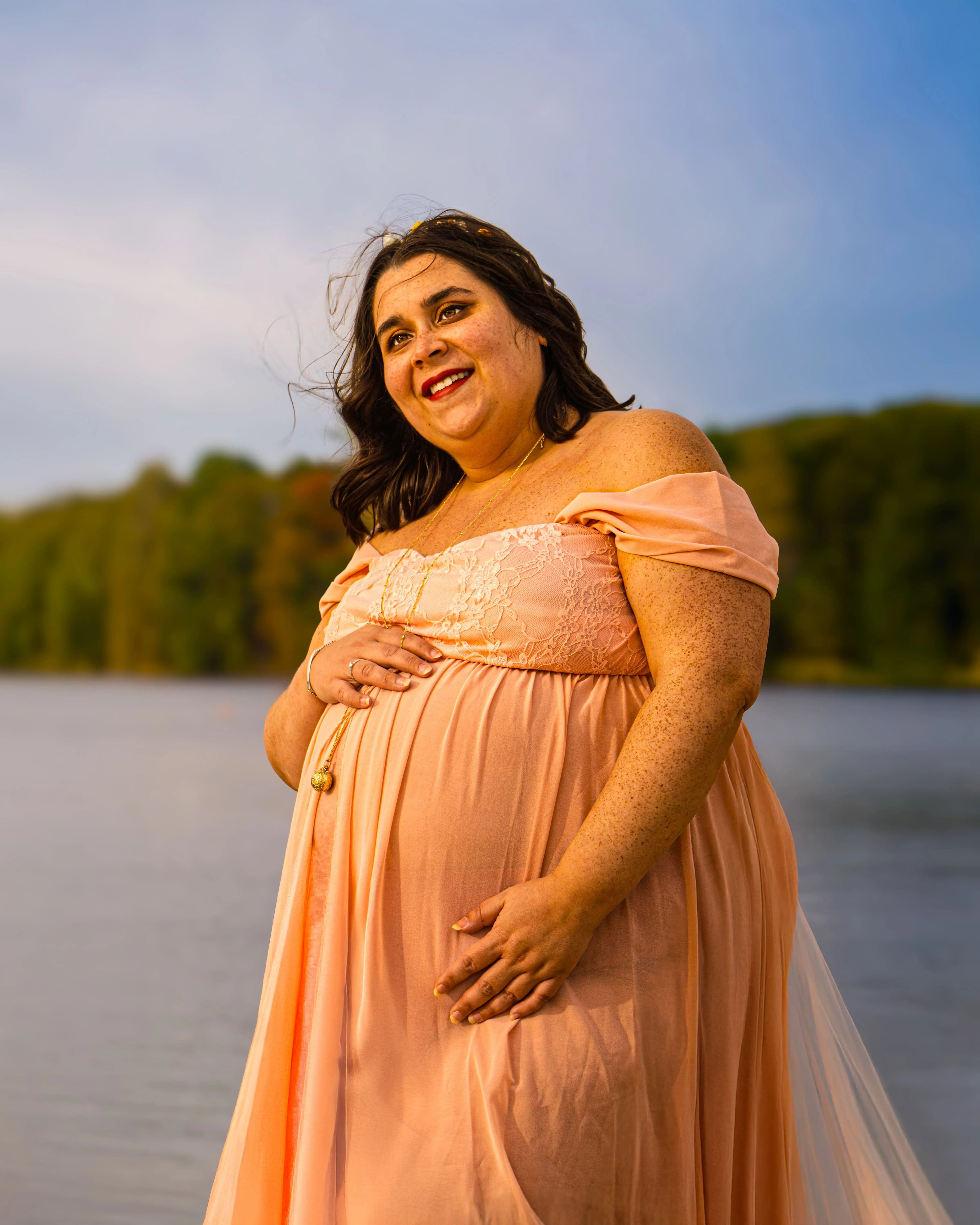 Portrait de future maman — séance grossesse en intérieur par Maëlle Vétois